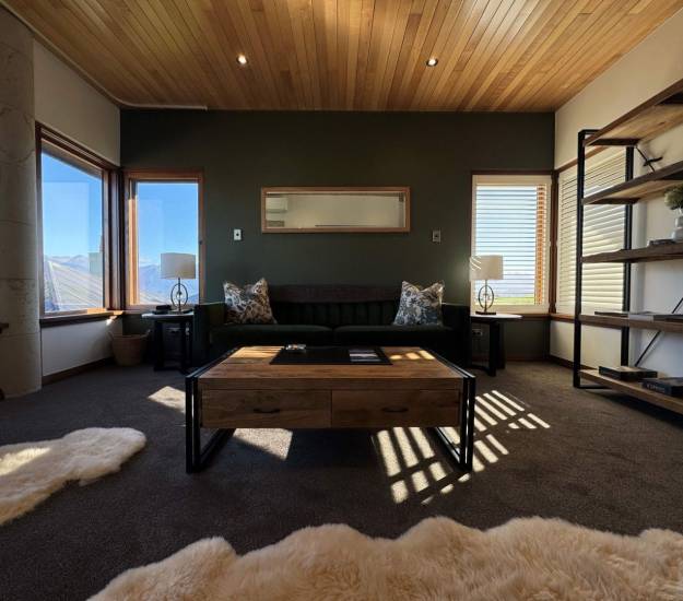 iving Room for the Deluxe Takatimu Suite | Cabot Lodge | Luxury Hotel Fiordland | Luxury Hotel Te Anau
