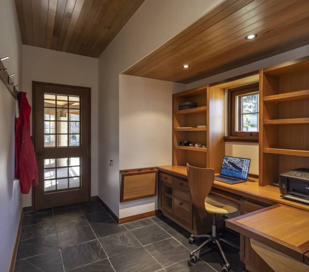 Deluxe Suite Office | Cabot Lodge | Luxury Hotel Fiordland | Luxury Hotel Te Anau