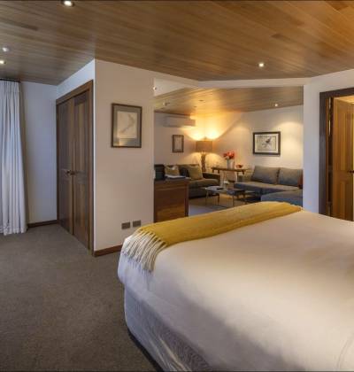 Deluxe Courtyard Suite