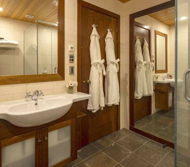 Deluxe Courtyard Suite En Suite | Cabot Lodge | Luxury Hotel Fiordland | Luxury Hotel Te Anau