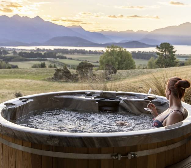 Spa | Cabot Lodge | Hot Tub | Spa Pool | Manapouri | Luxury Hotel Fiordland | Luxury Hotel Te Anau | Luxury Lodge Spa Pool | Luxury Lodge Hot Tub