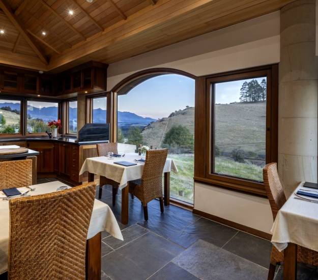 All-inclusive lodge | Luxury hotel dinner included | Farm stay | Farm to plate meals | Luxury cuisine | Luxury dining