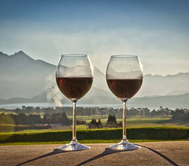 Manapouri Lake | Cabot Lodge | Luxury Hotel Fiordland | Luxury Hotel Te Anau | Honeymoon destination | Romantic weekend NZ