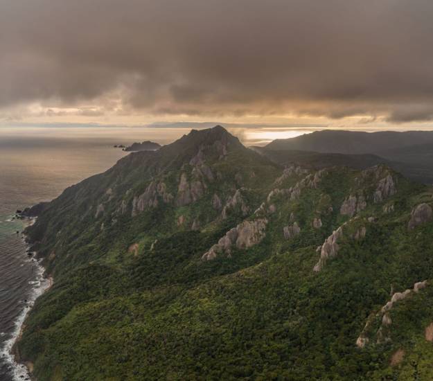 Great Walks of New Zealand | Luxury Hotel in Fiordland | Hiking New Zealand | Stay in Manapouri | Te Anau Hotels