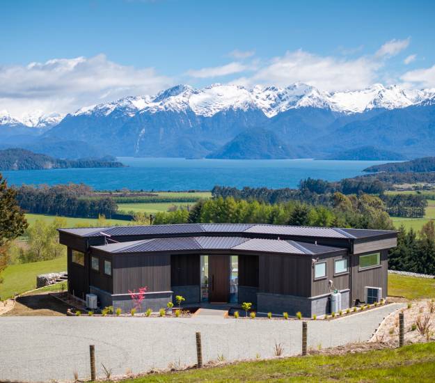 Luxury Accommodation | Private Hotel | Farm Luxury | Hotel Fiordland | Fiordland National Park | Milford Sound Hotel | Doubtful Sound Hotel |