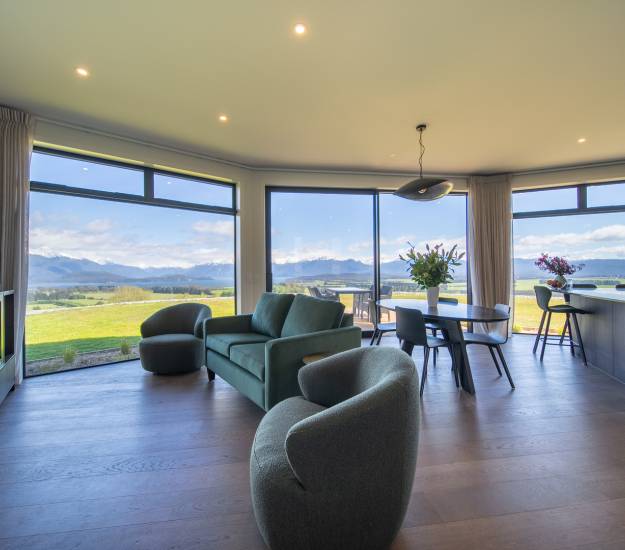 Cabot Lodge | Family Lodge | Luxury Hotel | Privacy | Mountain View Hotel | Lake View Hotel | Hotel on a Farm