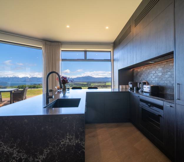 Cabot Lodge | Lake View Hotel | Mountain View Hotel | Luxury Stay Fiordland | Private Kitchen Hotel
