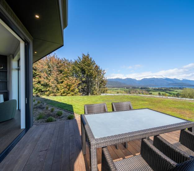 Private | Luxury Lodge | Family Stay | Te Anau Hotel |