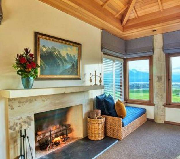 Cabot Lodge | All-inclusive package | Best family friendly location Te Anau | Private lodge | lake view hotel | luxury hotel Te Anau