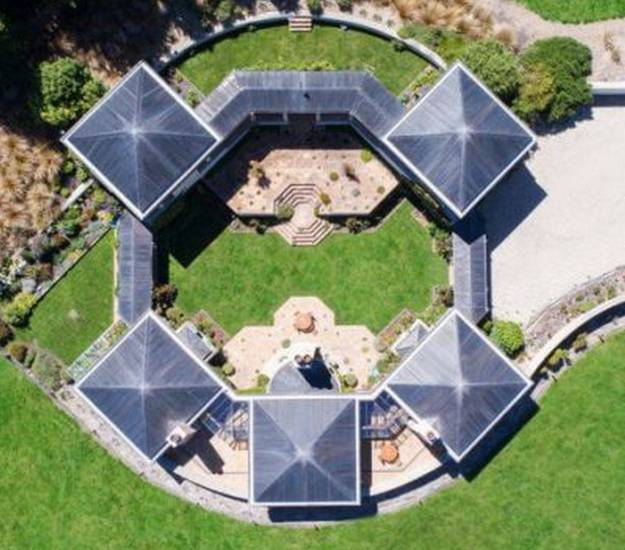 Lake and mountain views from hotel in Te Anau | Best views in Fiordland | Hidden gem in Fiordland